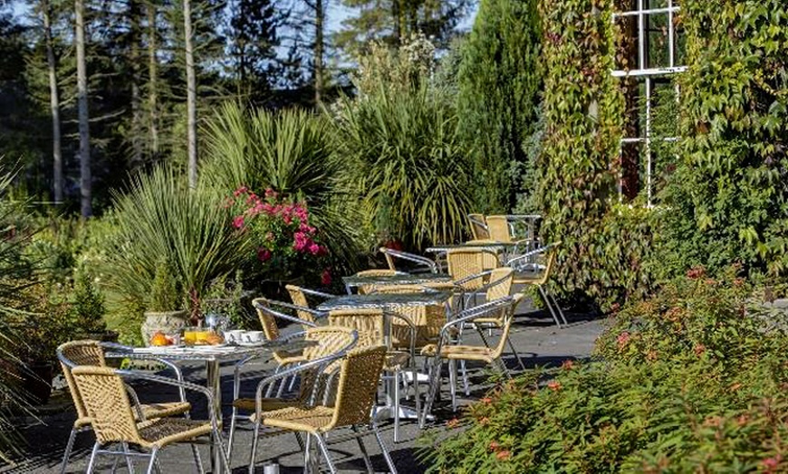 Image 2: Afternoon Tea with Spa Access and Prosecco!