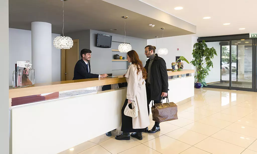 Catania 5*: 1 o 2 notti in camera doppia Superior con colazione e Spa