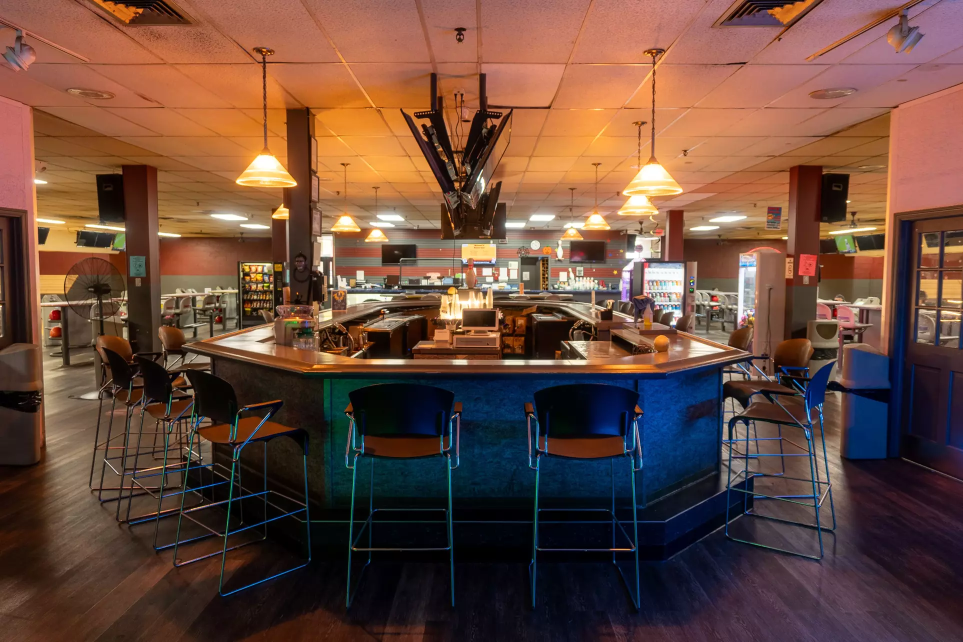 Strike Down All Pins w/ 90-Min Unlimited Bowling for Up to 5 People