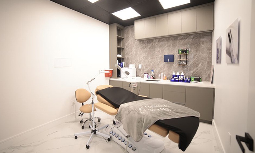 Image 3: Enhance Hair Growth with One or Three PRFM Plasma Injections  