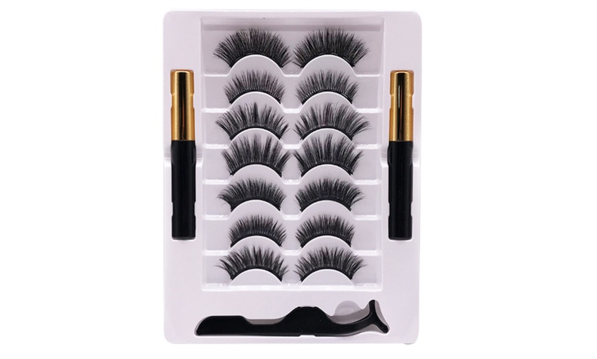 Image 2: Seven Pairs of Magnetic Eyelashes with Eyeliner Kit