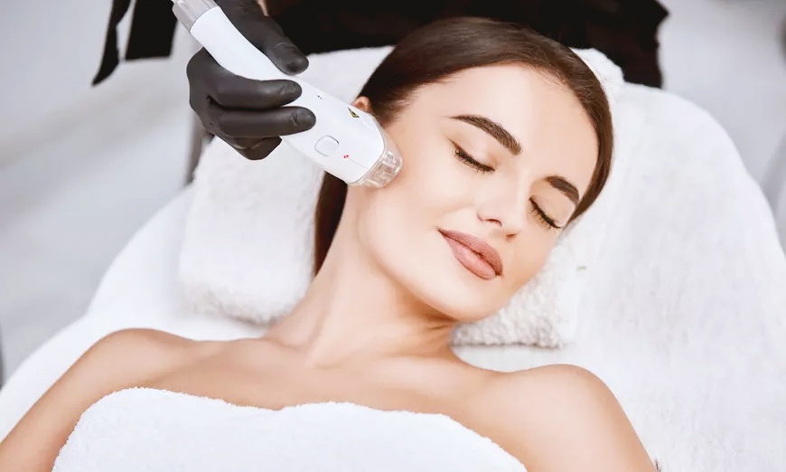 Image 5: 90 Minute Deep Hydrating or 60-Minute Aqua Pure Deep Cleansing Facial 