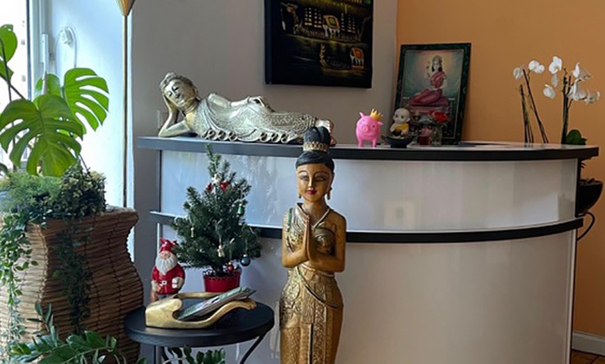 Image 6: 60 / 90 Min. Thai-, Aroma - oder Rücken-Massage für 1 oder 2 Personen