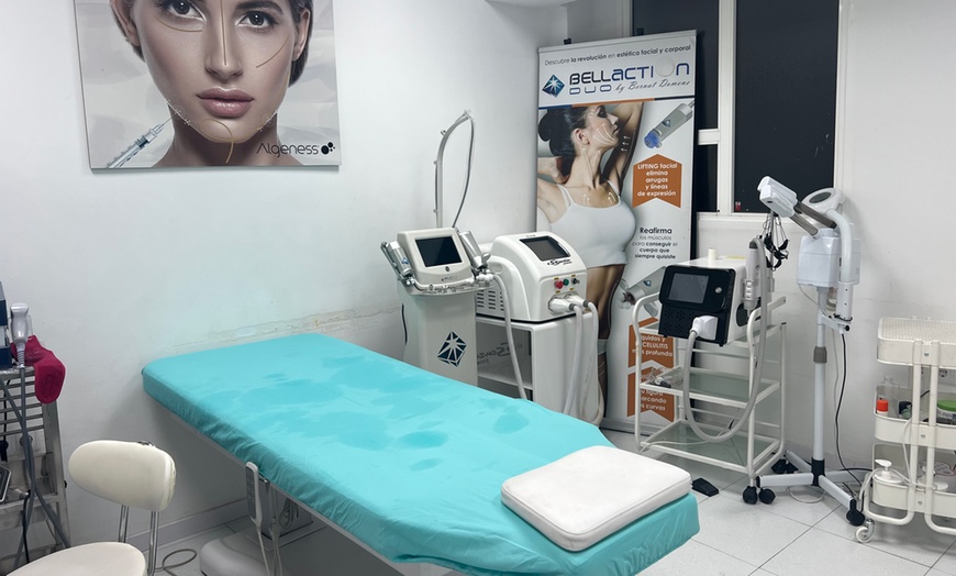 Image 3: 5 o 10 sesiones de mesoterapia médica inyectada en una zona a elegir 