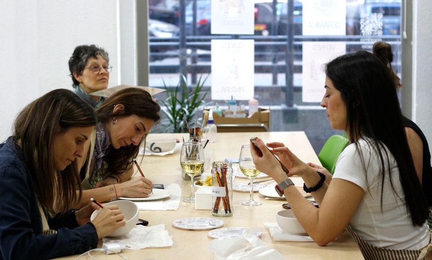 Image 6: Taller creativo de cerámica a elegir con bebida para 1, 2 o 4 personas