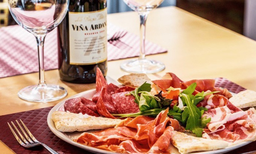 Image 2: Menú italiano para 2 o 4 con postre y bebida en el C.C. Plaza Mayor