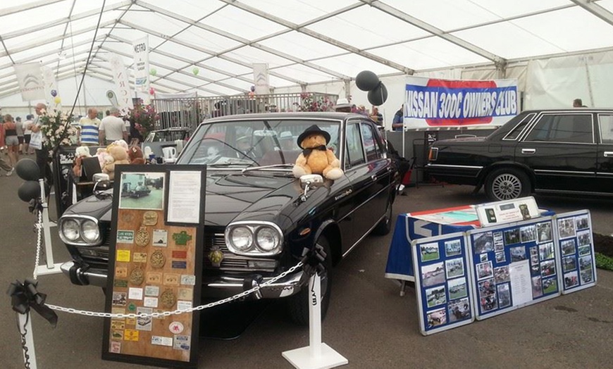 Image 1: Classic Car Show For Two £11
