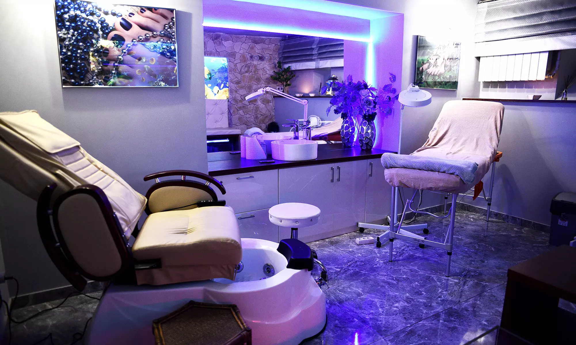 Fish pedicure z opcjonalnym relaksującym masażem stóp dla 1-2 osób