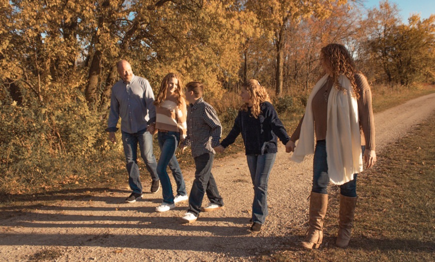 Image 4: 30 or 60 Minute Outdoor Photography Sessions with Downloadable Photos