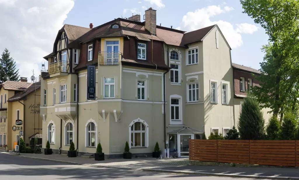 Marienbad: Superior-Zimmer in der Villa DaVinci mit Frühstück & Spa