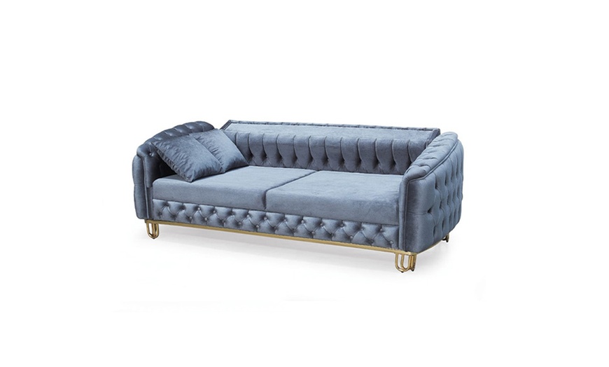 Image 16: Chesterfield & Kingston 3+2 Sofa Sets