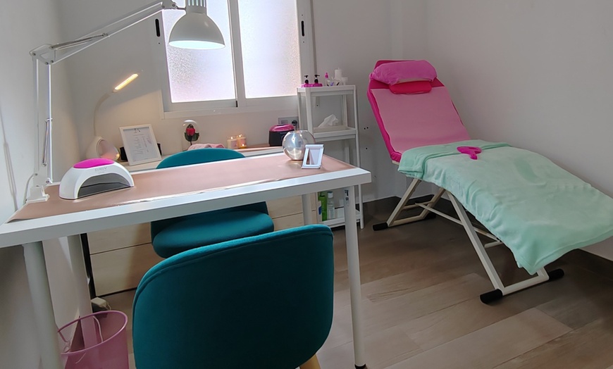 Image 2: 1 o 3 sesiones de manicura y/o pedicura para 1 persona