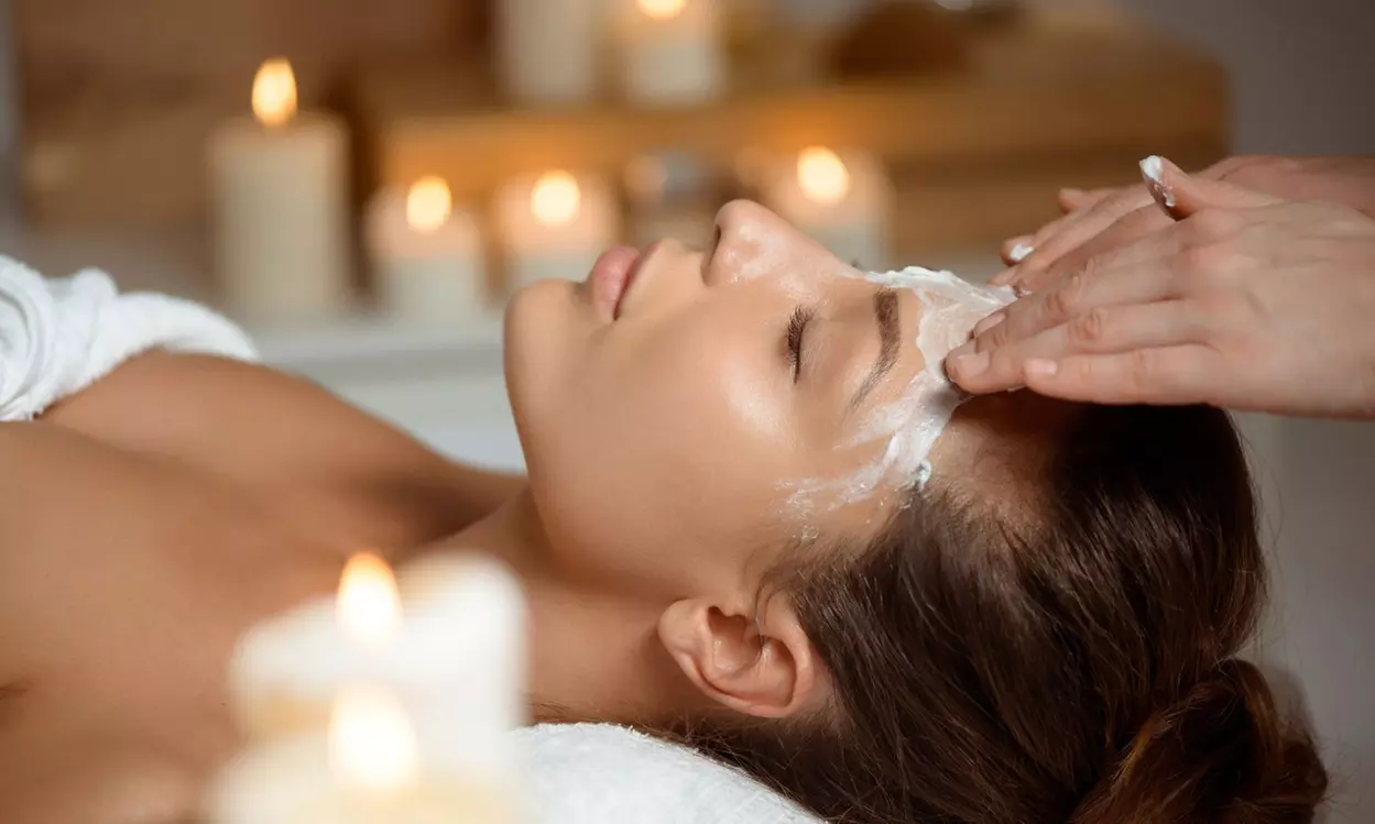 Soin du visage au choix de 40 min ou d'1h avec Jennys Beauty (jusqu'à 48% de remise) - Primary Image