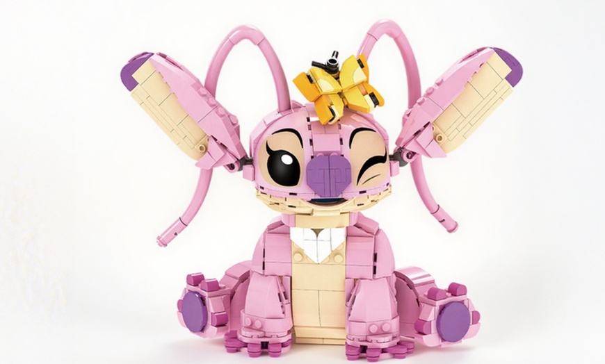Image 7: Stitch-Inspired Building Block Kit