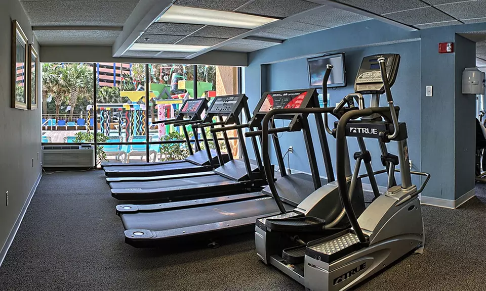 Family-Friendly Myrtle Beach Hotel w/ Lazy River, Pools & More!