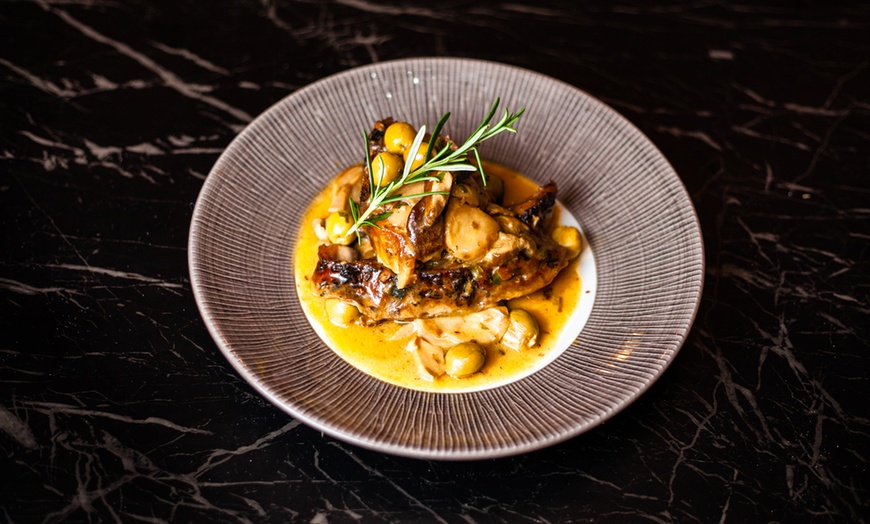 Image 1: Sardisches Fine-Dining-Überraschungsmenü – 3 Gänge für 2 Personen