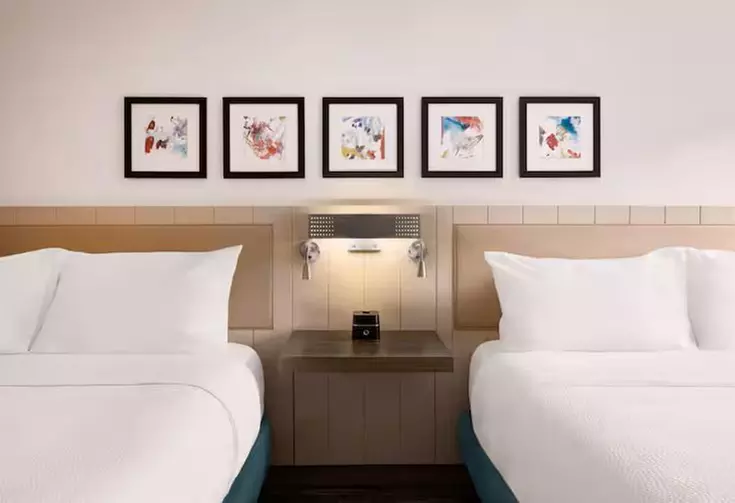 Comfortable Budget Hotel Near LAX With Parking Included