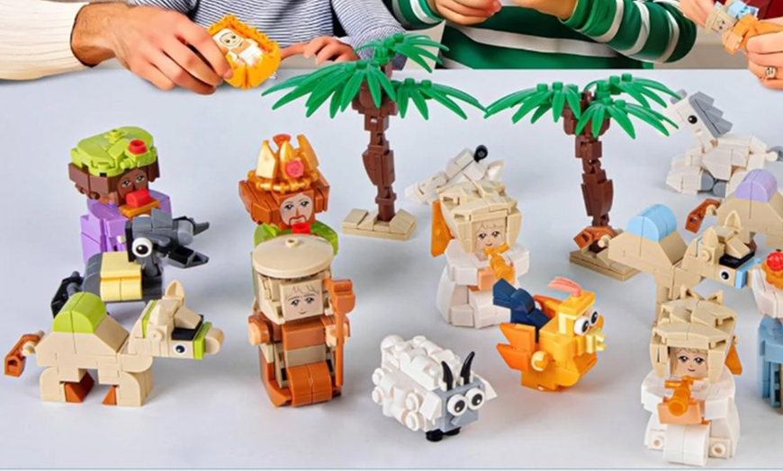 Image 2: Calendario dell'Avvento di Natale con set di mattoncini da costruzione