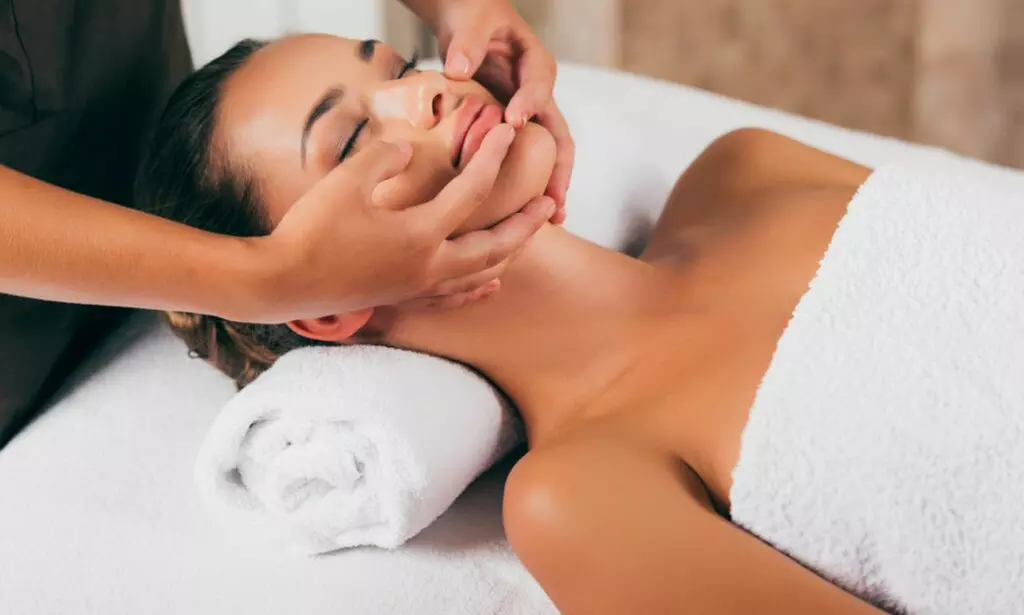 Relaxation totale avec massage Kobido ou réflexologie plantaire de 45 min (jusqu'à 17% de remise) - Primary Image