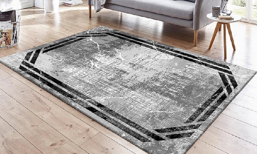 Image 8: Vintage Worn-Effect Rug