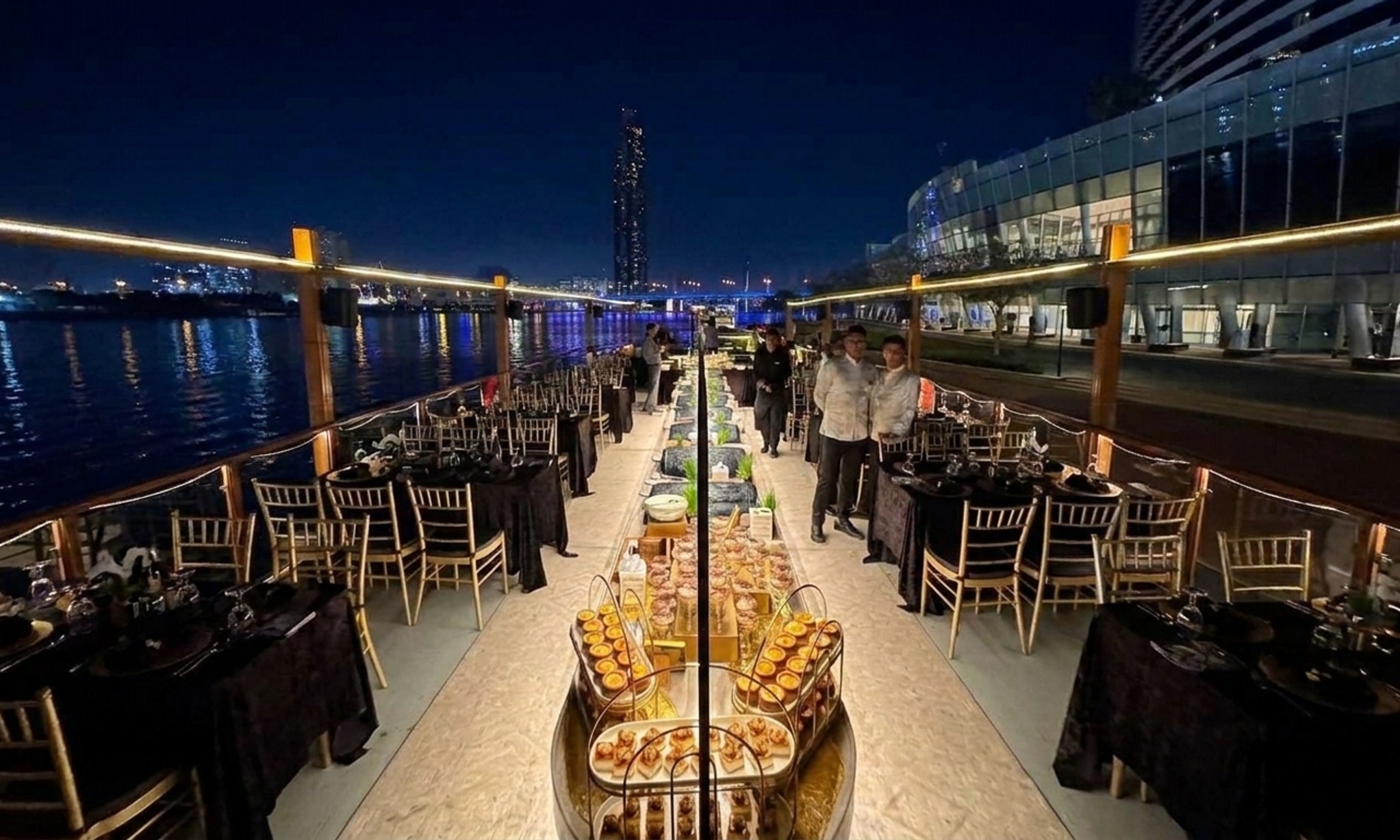 Luxury Dubai Canal Cruise With Soft Or House Beverages