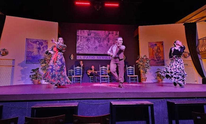 Image 3: Entrada a show de flamenco con bebida incluida para 1 o 2 personas