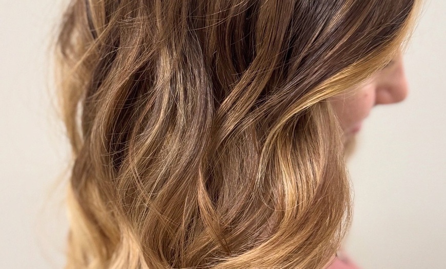 Image 3: Partial Highlights with Blow-Dry — Optional Conditioning Treatment