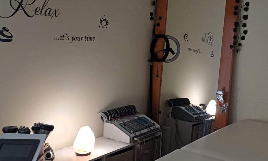 Image 2: Hasta 9 sesiones de tratamientos reductores a elegir con extras para 1