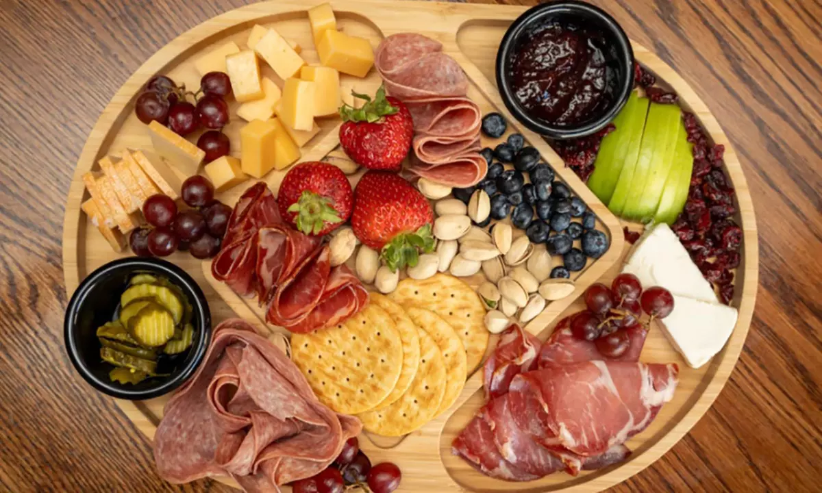 Discover the Charm with Food and Drink Options Worth $15 or $25
