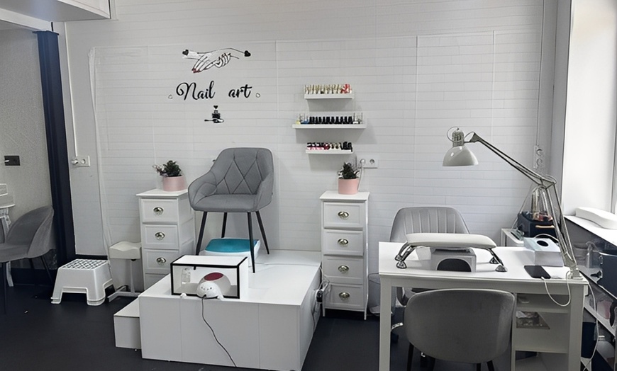 Image 11: Hollywood peeling con mascarilla de carbón activo y láser