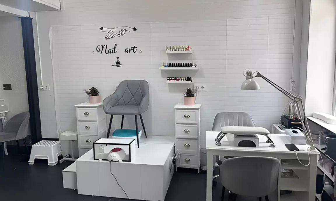 Hollywood peeling con mascarilla de carbón activo y láser