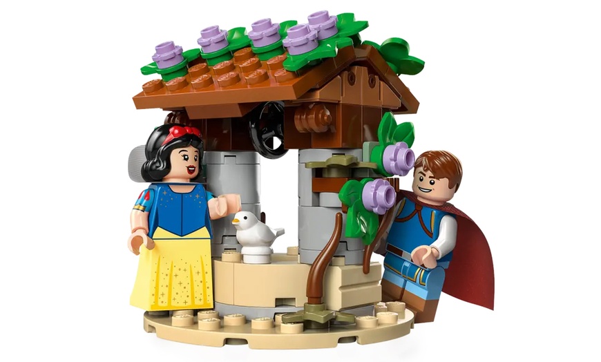Image 6: LEGO Disney Snow White Set, Includes Iconic Characters