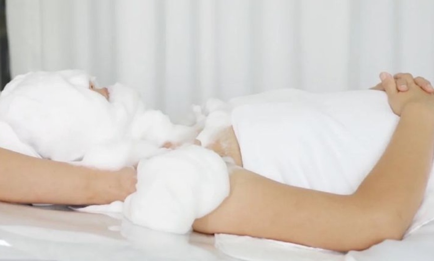 Image 3: No Pain, All Glow: The Deep-Clean Facial Your Pores Need