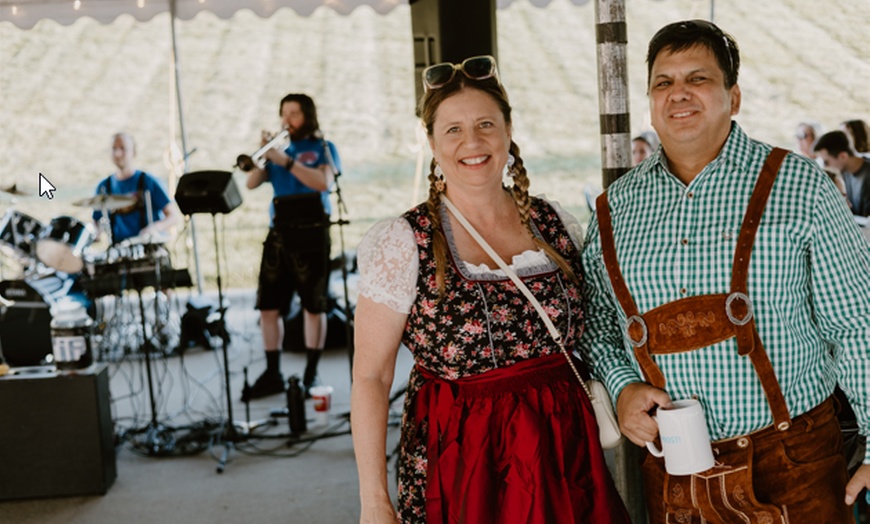 Image 2: Delicious aCocktails or Beers & Vodka to Take Home