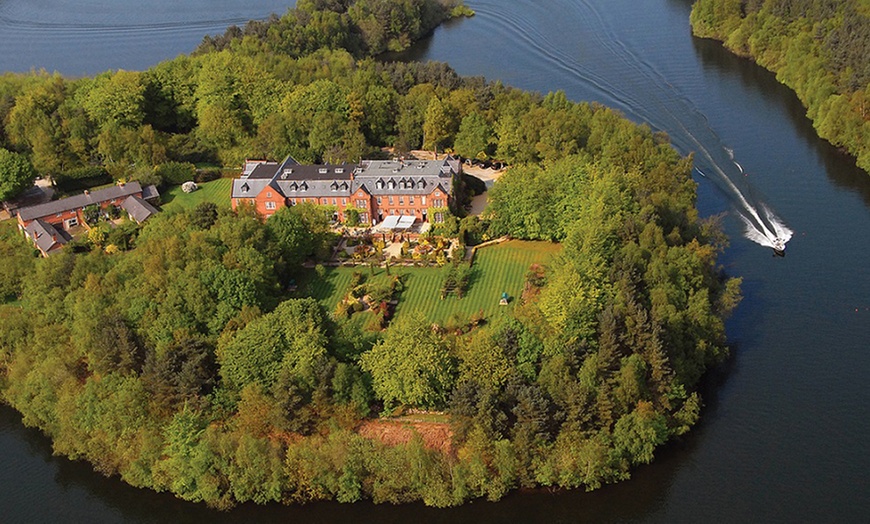 Image 2: 4* Country House Hotel in Cheshire