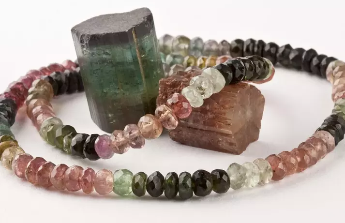 Deluxe-Adventskalender mit exklusiven handgemachten Überraschungen