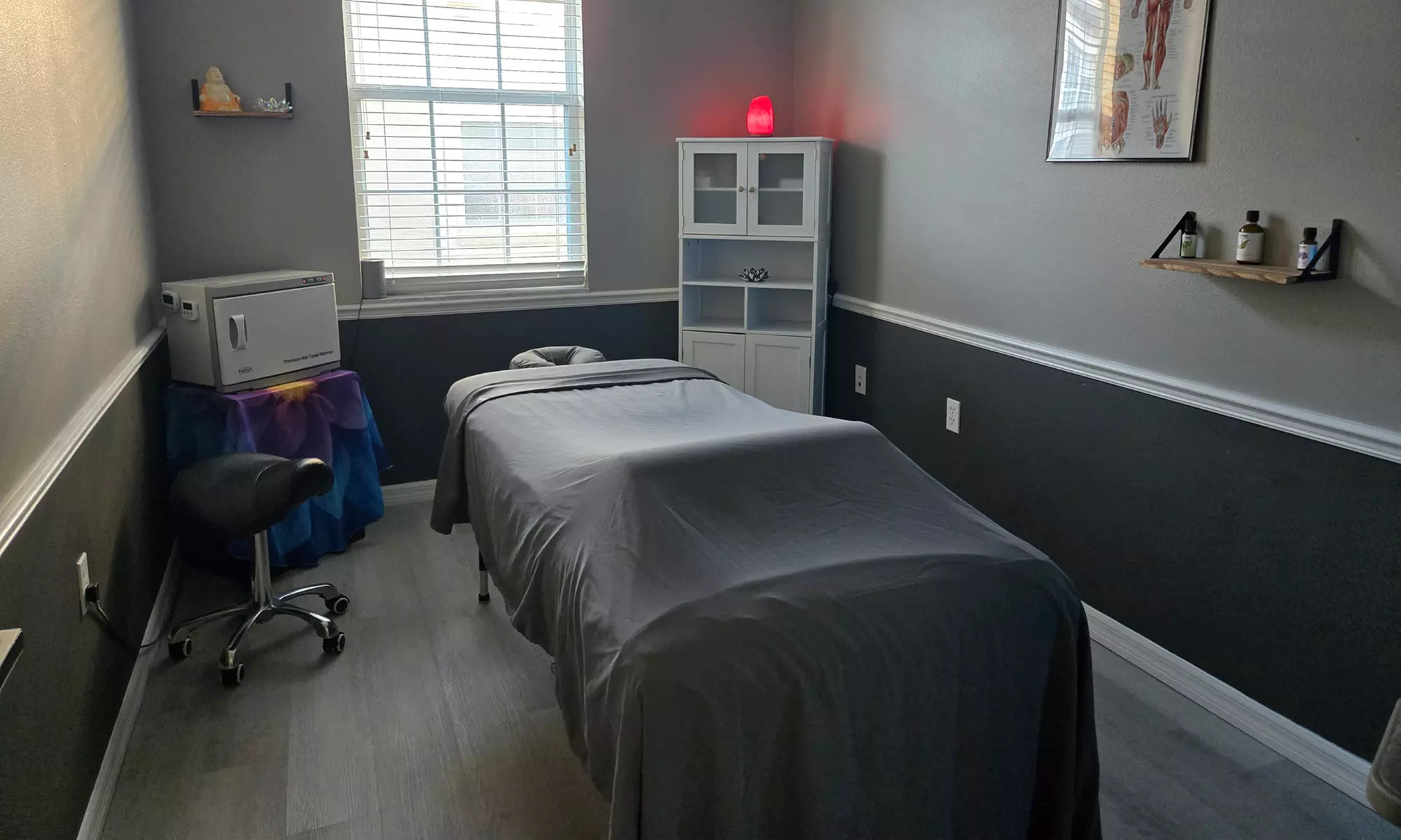 60 or 90 Minute Swedish or Deep Tissue Massage with Hot Towels and Oil