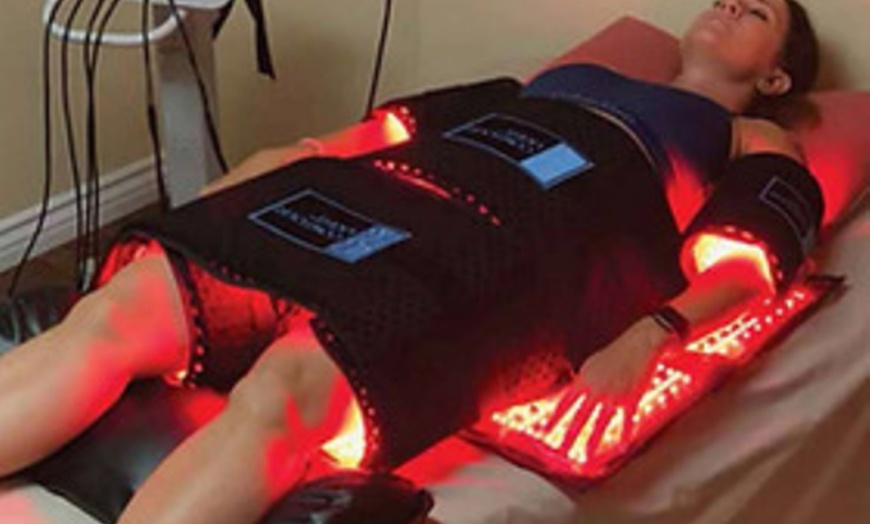 Image 5: Sculpt and Shape with Tailored Non-Invasive Contour Light Sessions
