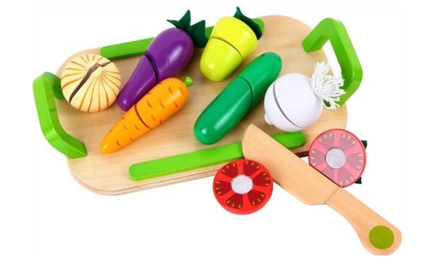 Image 6: Lelin Toy Vegetable or Fruit Cut-Up Set