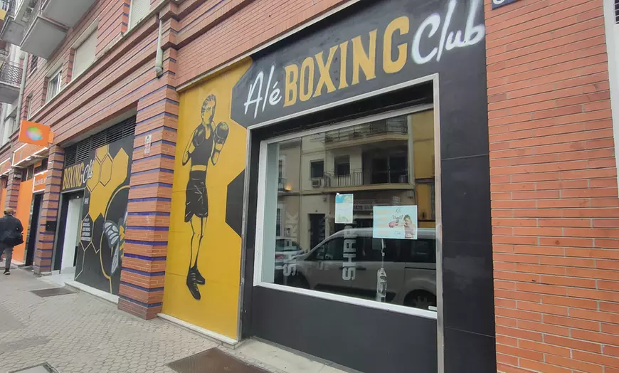 Image 1: 1 o 2 clases individuales de boxeo 