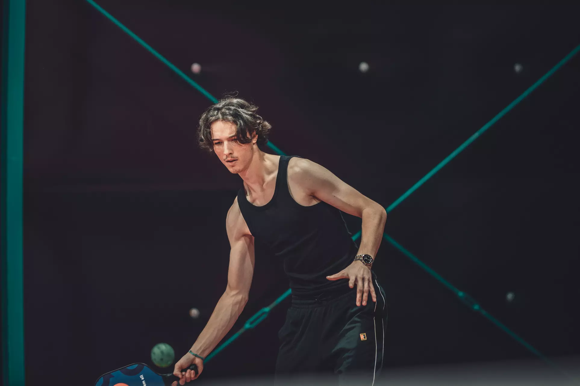 Rakieta w dłoń! Godzina gry w tenisa, padla, badmintona lub pickleball