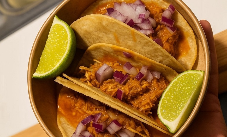 Image 17: Menú mexicano take away para 2 o 4 con tacos, chilaquiles y postres