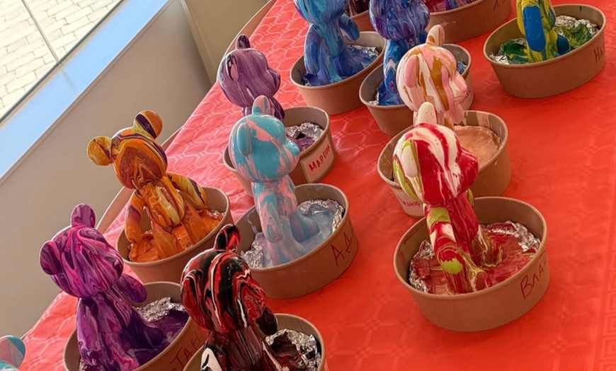 Image 26: Taller de pintura de un osito de peluche para 1 o 2 personas