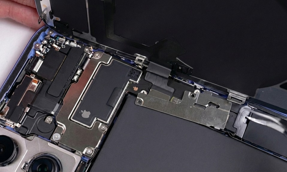 Premium LCD Screen Replacement for iPhones & iPads