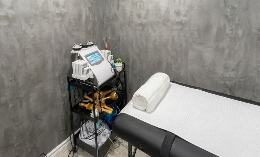 Image 8: Body Sculpting & Cellulite Reduction to Boost Contours & Confidence