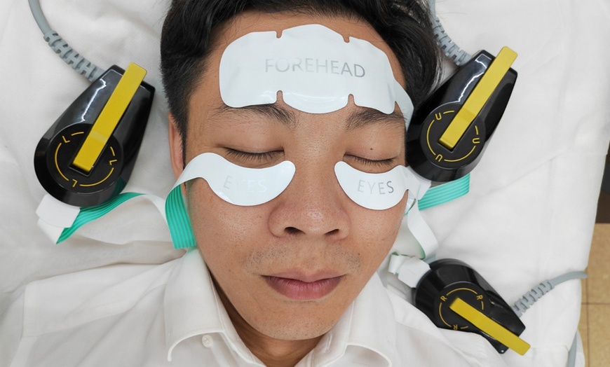 Image 2: EMS Face-Muscle Lift for Chin Or Under Eyes Or Face or Forehead