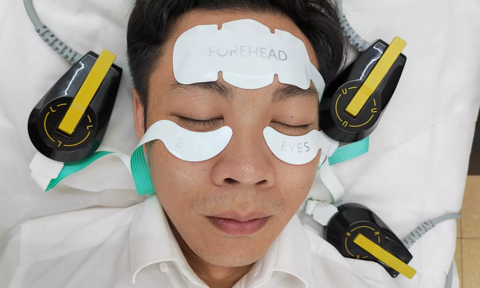 EMS Face- Muscle Lifting for Chin Or Under Eyes Or Cheeks Or Forehead Non-Surgical with Bonus Cryo-Cooling Therapy - Second Medium