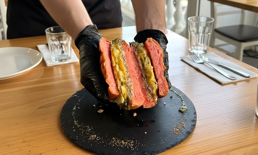 Image 9: Menú de smash burger con entrante, patatas y bebidas para 2 o 4