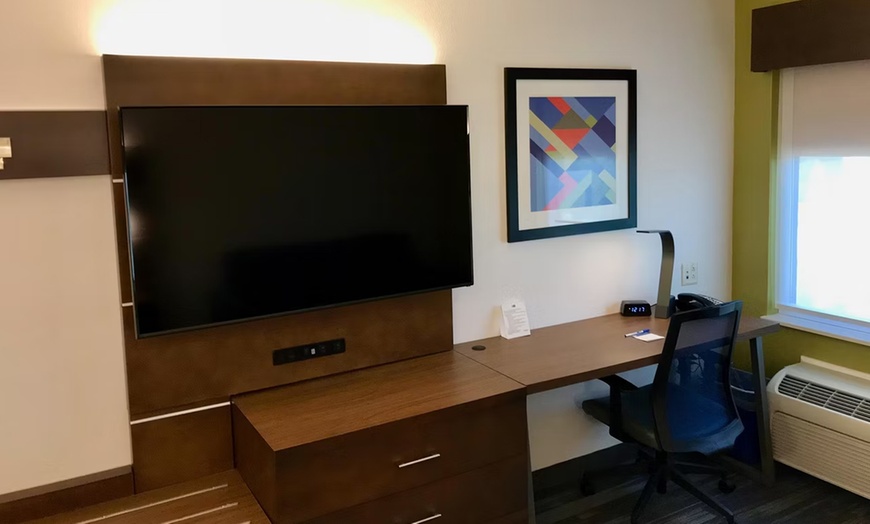 Image 12: Stay at Holiday Inn Express Fishkill–Mid Hudson Valley, NY