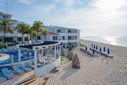 Option 1: Houston (IAH): Depart on certain dates between 9/1/26-9/27/26 - ✈ Cancun: 6-Day Dual-Resort All-Inclusive Getaway w/ Air
